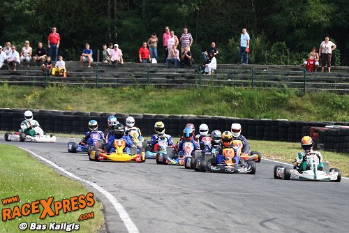 Start race1 Lucke aan de leiding